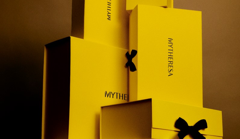 Mehrere Verpackung des Online-Shops MyTheresa