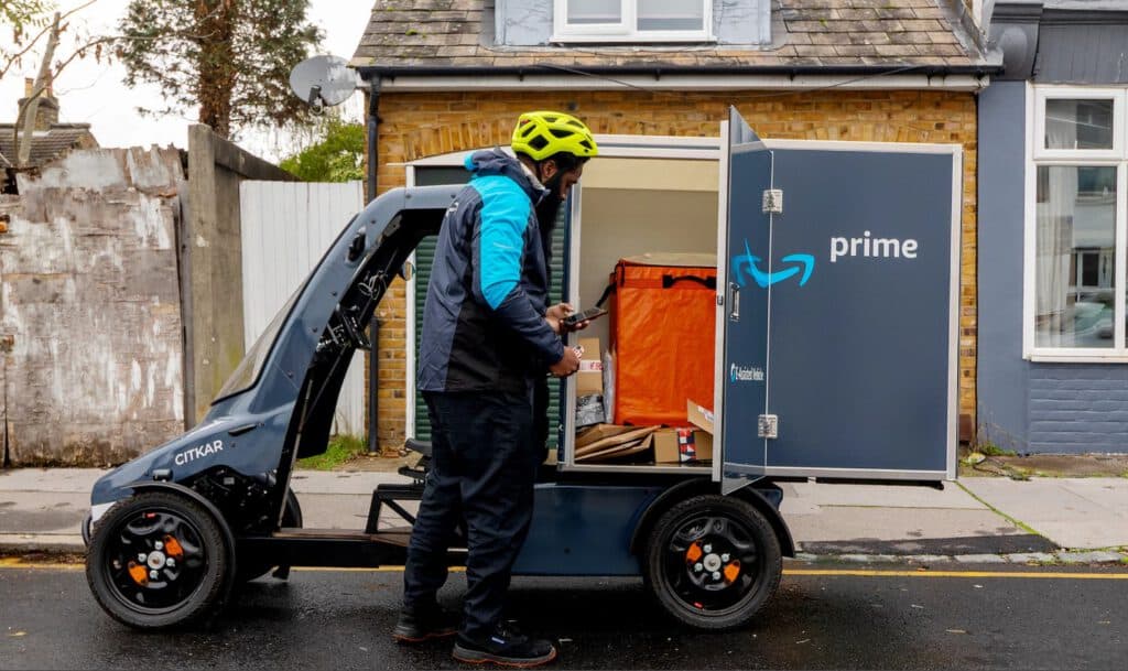 Elektrisches Lastenfahrzeug von Amazon in Großbritannien