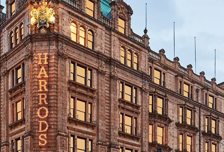 Fassade des Luxus-Kaufhaus Harrods in London
