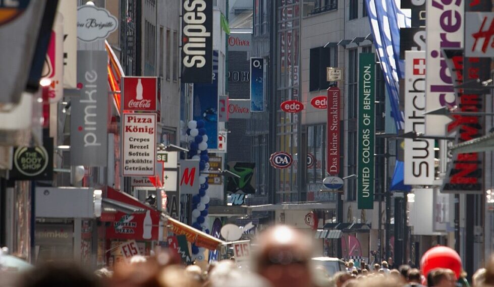 Die Einkaufsmeile Hohe Strasse in Köln