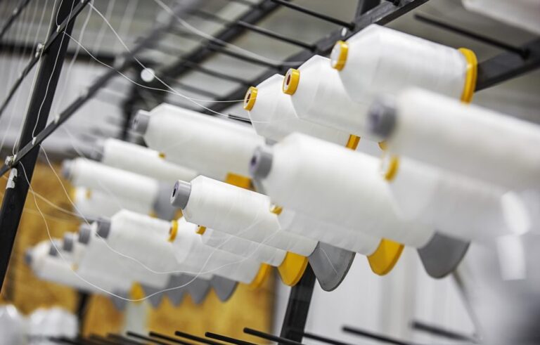 Textil-zu-Textil recyceltem Polyester