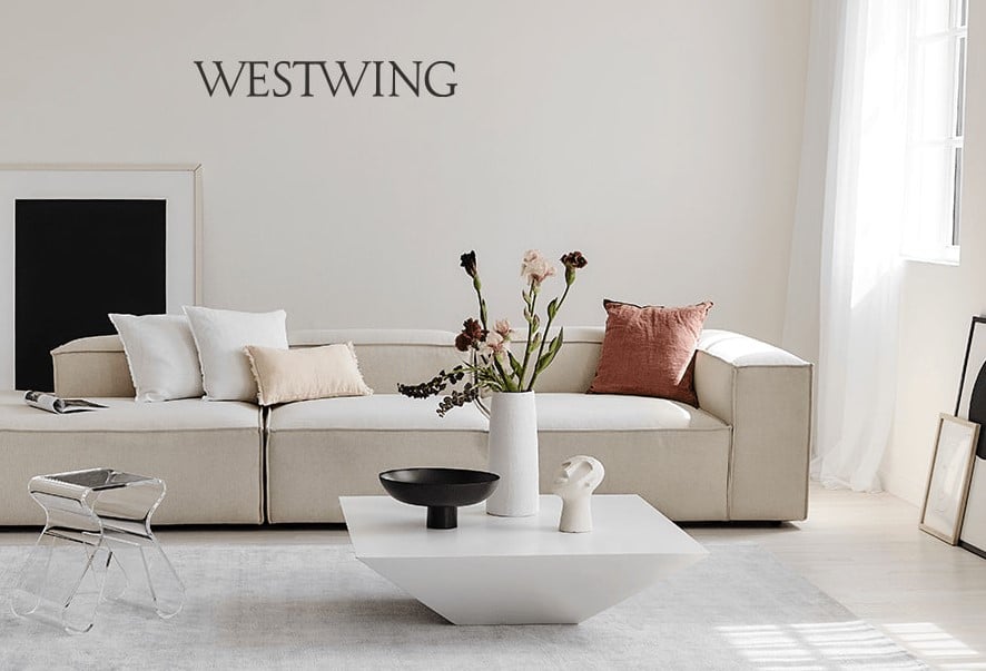Eingerichtete Wohnung mit Westwing Möbeln und Logo