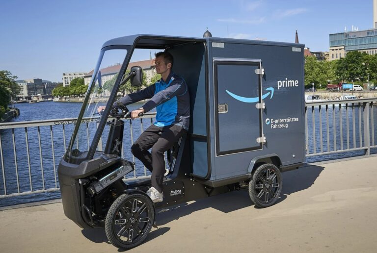 Lastenfahrzeug von Amazon Prime in Berlin