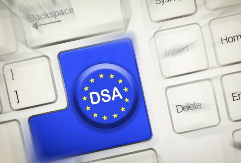 DSA Digital Services Act Logo auf einer Tastatur