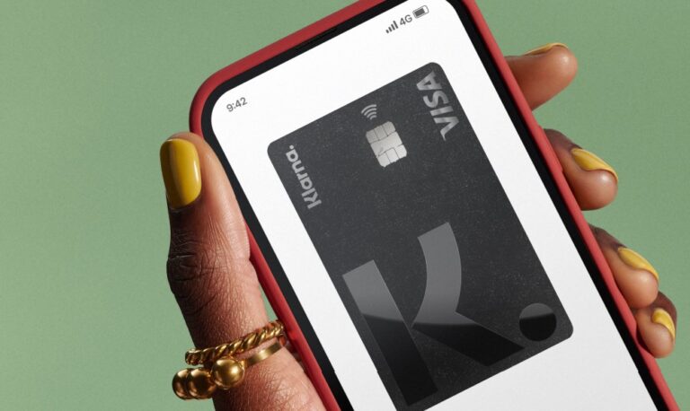 Klarna Visa-Card auf einem iPhone