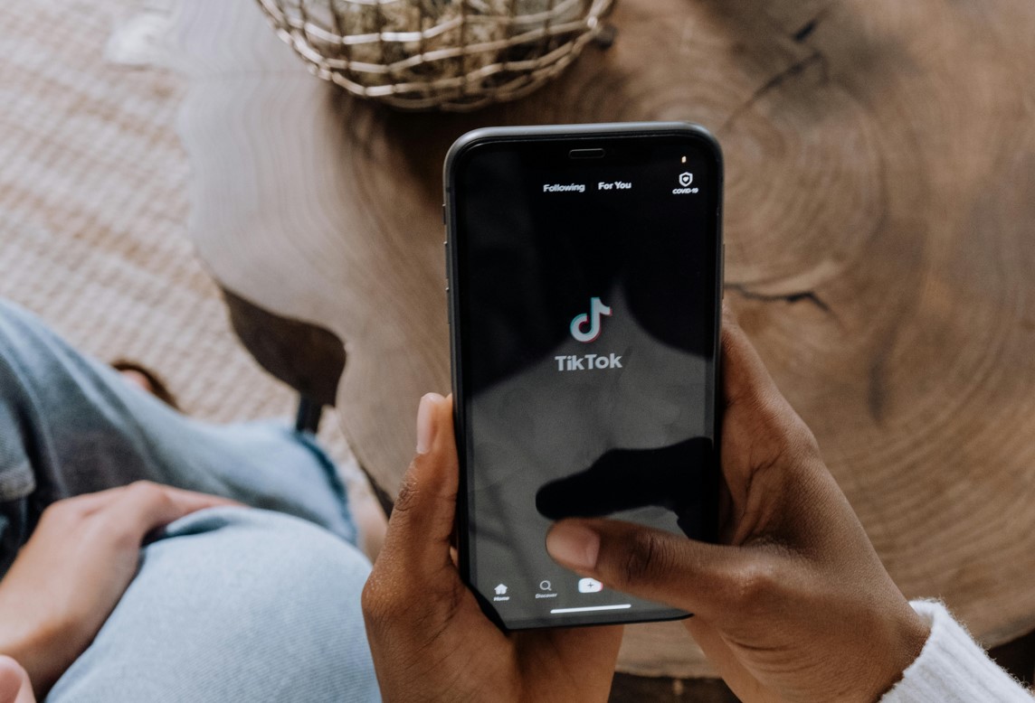 TikTok App auf einem Smartphone