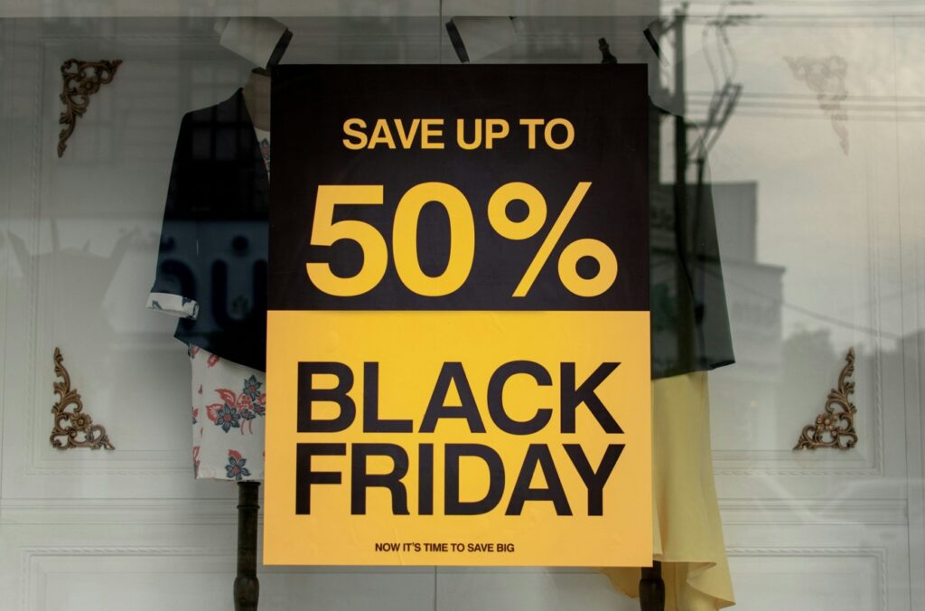 Black Friday Werbung im Schaufenster