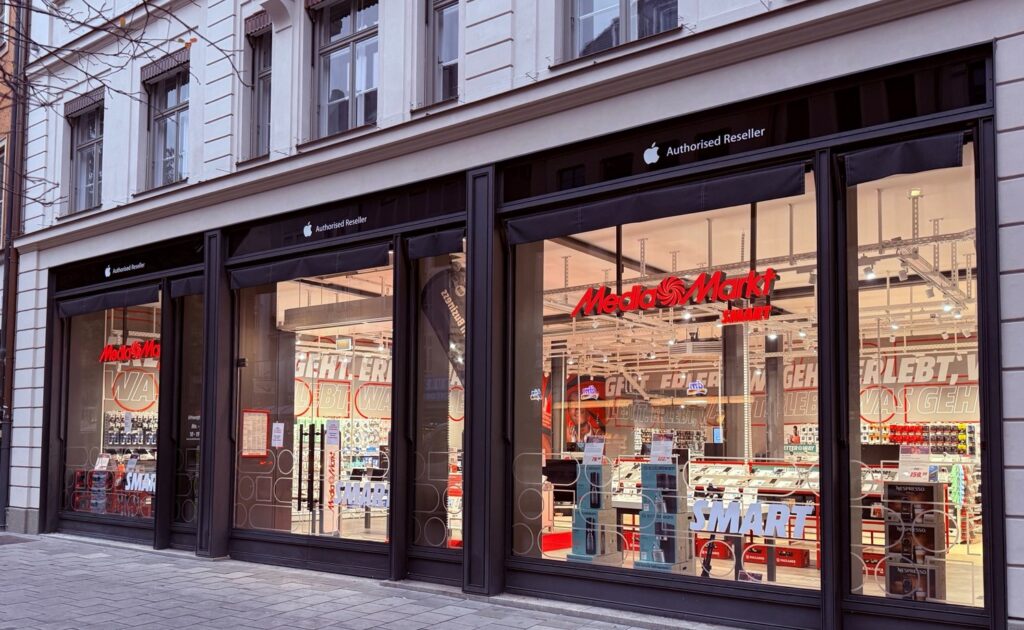 Außenansicht des Smart Store von MediaMarkt in München