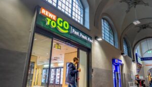 Erster kassenlosen REWE To Go Shop im Hauptbahnhof Koblenz