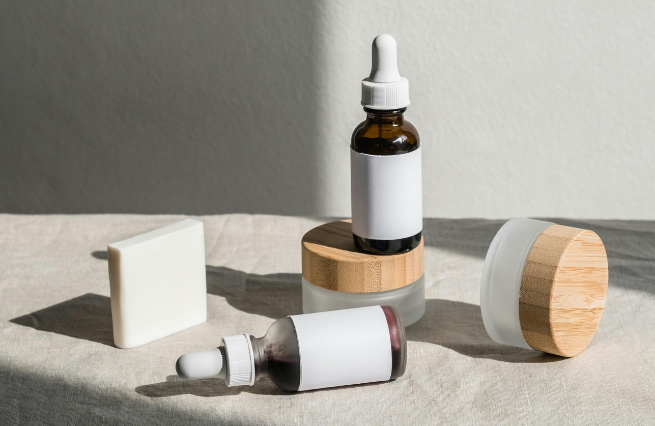 Mehrere Beauty Produktbehaelter
