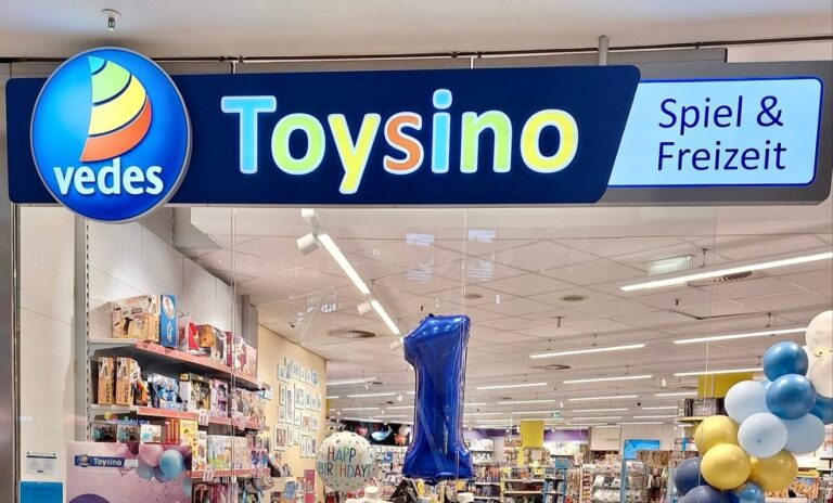 Eingang einer Toysino Filiale