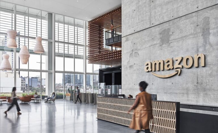Eingangsbereich des Amazon Corporate Campus USA