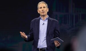 Amazon CEO Andy Jassy auf der Buehne