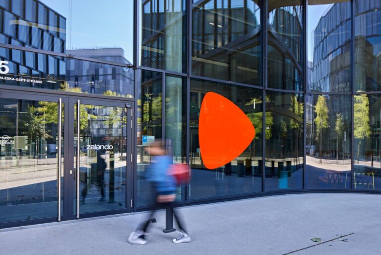 Eingang des Zalando Headquarters