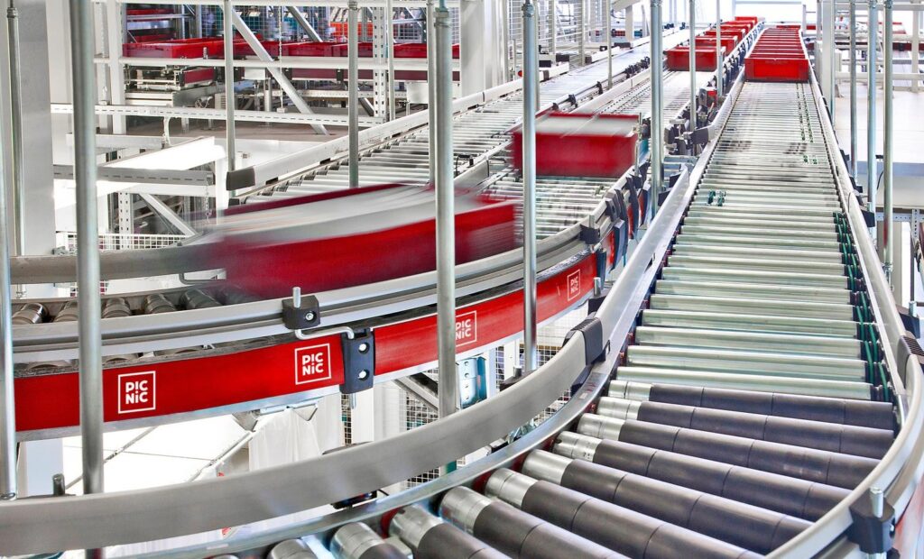 Innenansicht eines Logistikzentrums von Picnic