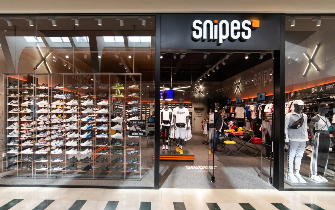 Eingang eines SNIPES Store