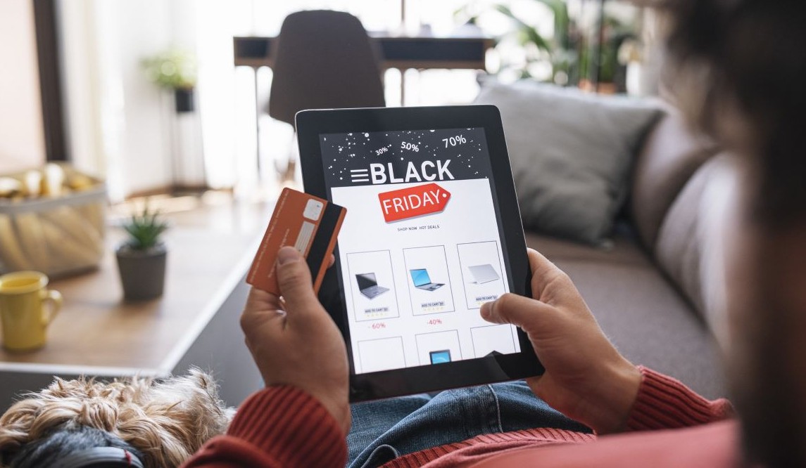 Black Friday Angebote auf einem Tablet
