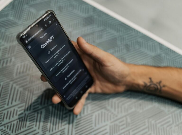 ChatGPT auf einem Smartphone