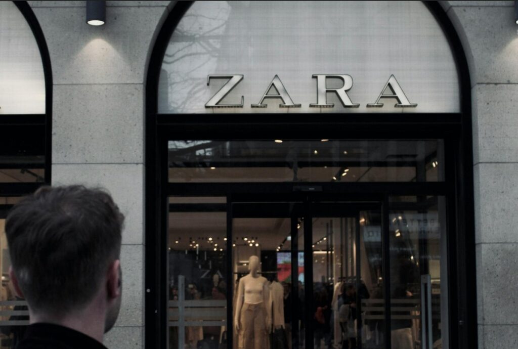 Eingang eines Zara Stores