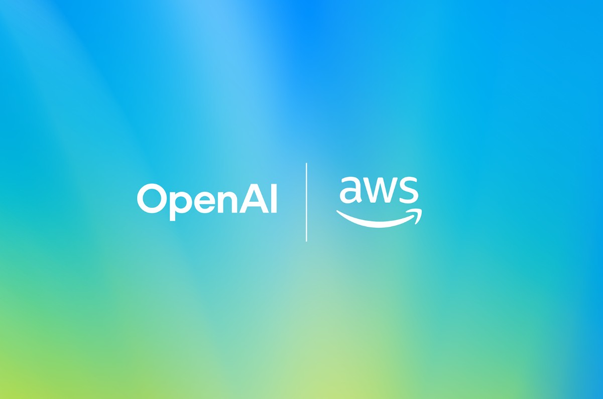 Logos von OpenAI und AWS