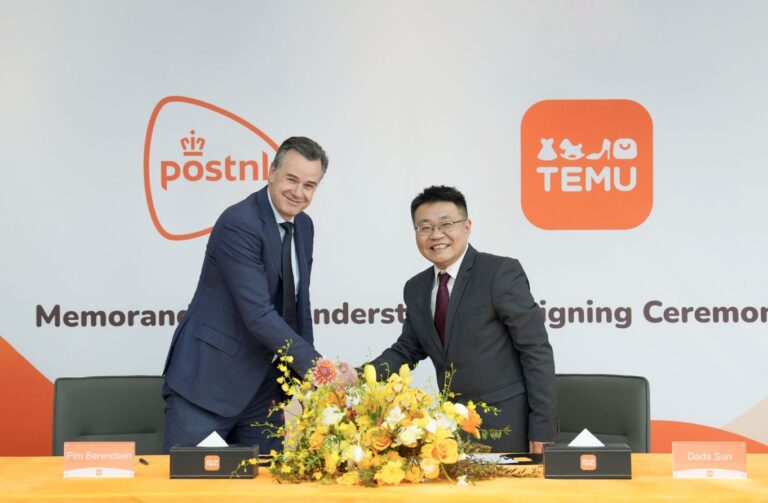 TEMU und PostNL bei Vertragsunterzeichnung
