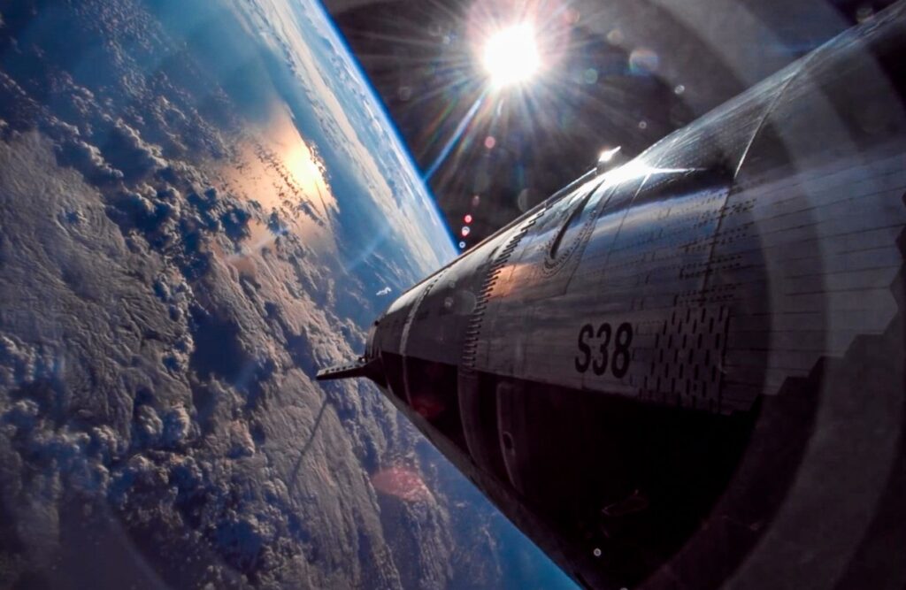 SpaceX Rakete im Weltall