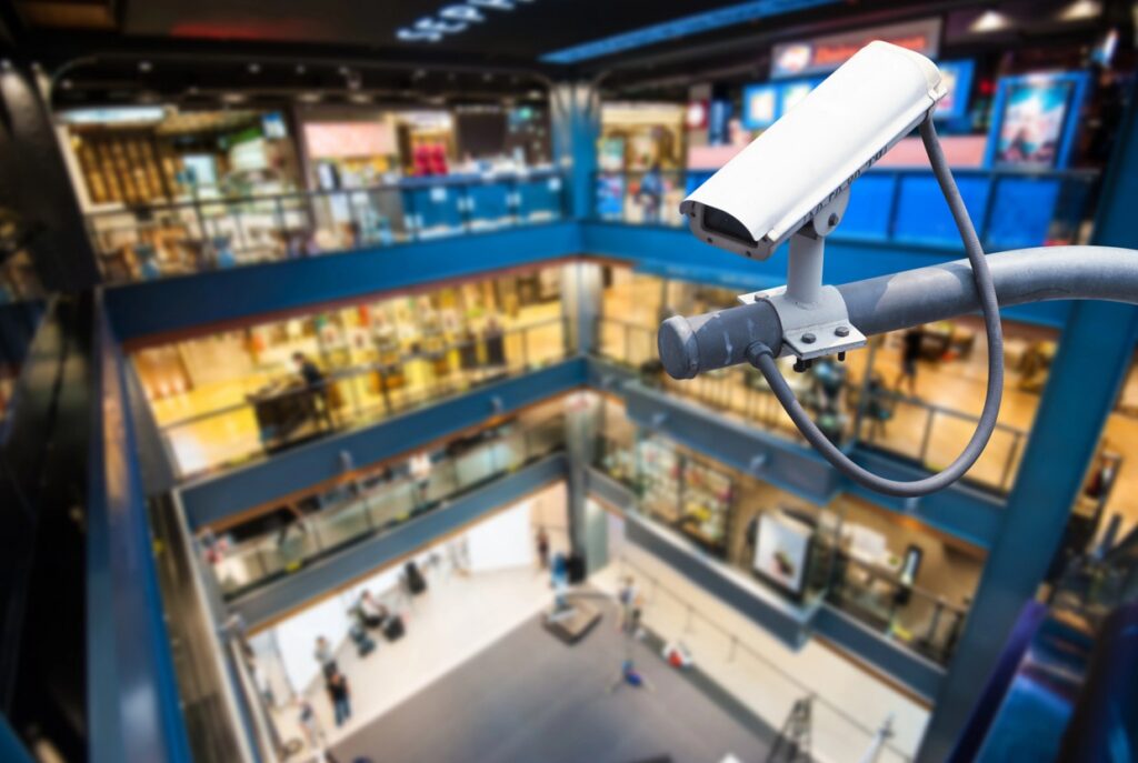 Ueberwachungskamera in einem Shoppingcenter
