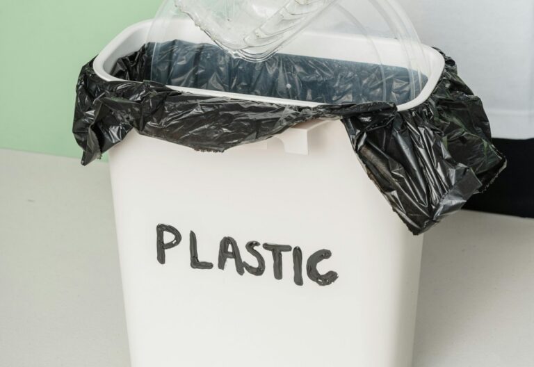Abfalleimer fuer Plastik