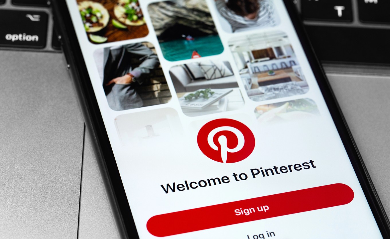 Pinterest Anmeldescreen auf einem Smartphone