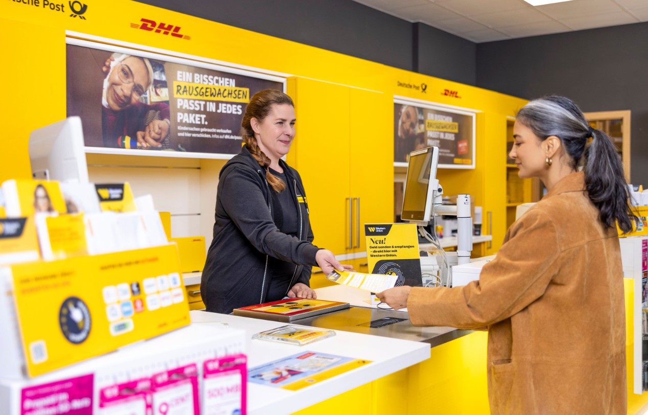 Western Union in einer Filiale der Deutschen Post