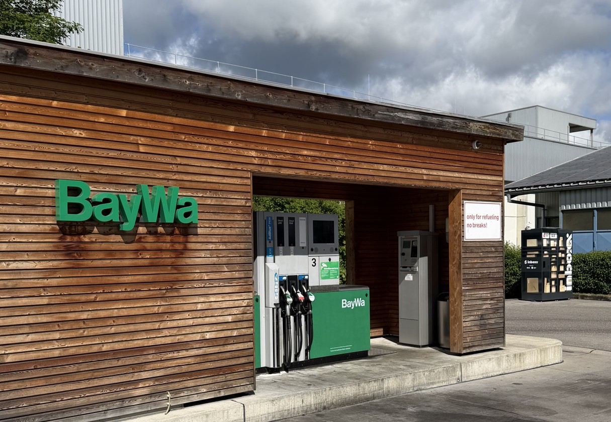 BayWa Tankstelle mit inboxx Paketstation