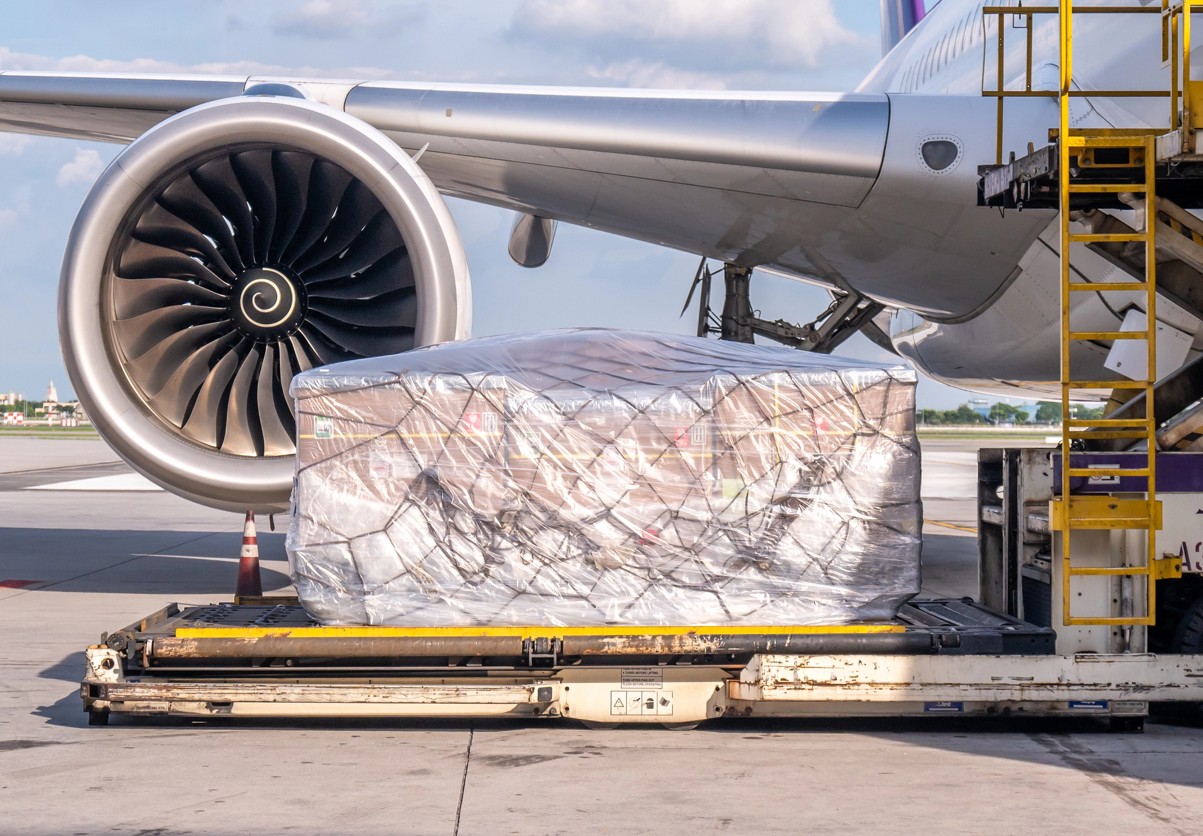Beladung eines Luftfracht Flugzeug