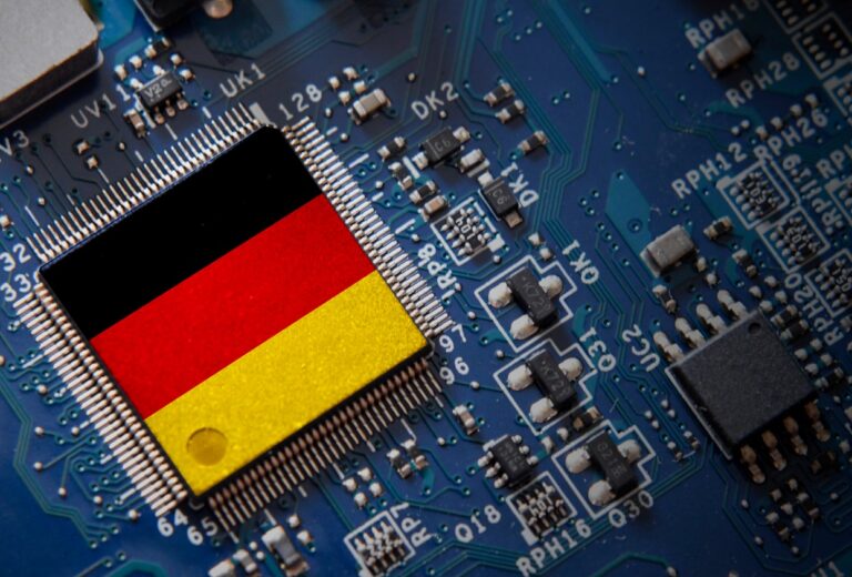 Computerchip mit Deutschland Flagge