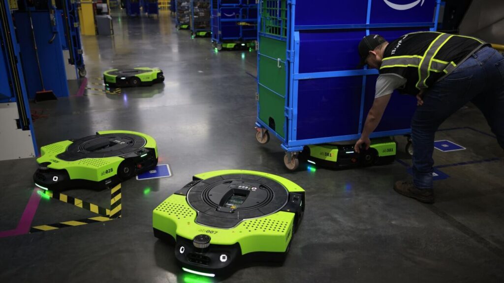 Mehrere Amazon Proteus 2 Roboter