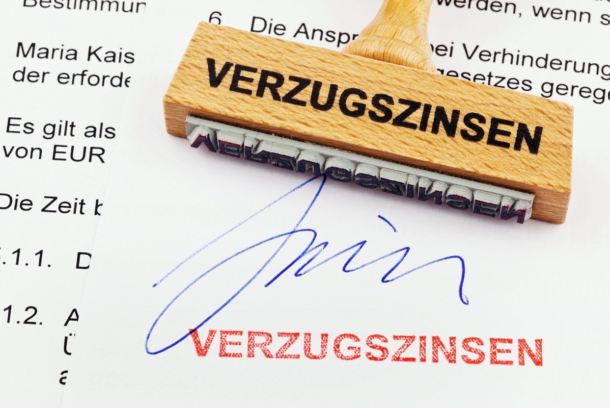 Stempel mit Verzugszinsen