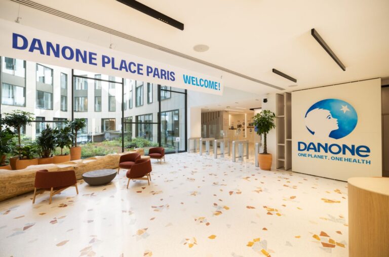 Eingangsbereich im Danone Office in Paris