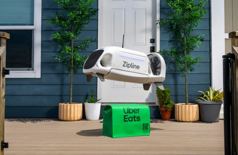 ZIPLINE Drohne mit Uber Eats Lieferung