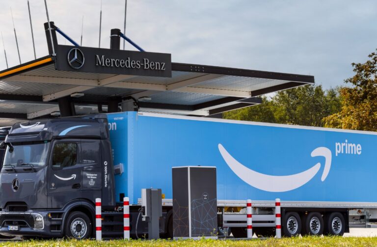 Amazon Mercedes Benz eActros 300 eLKW