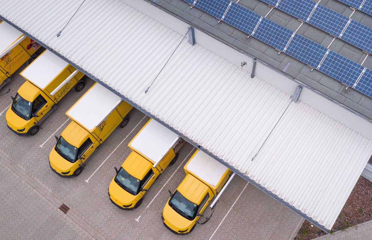 Deutsche Post Logistikzentrum mit Solardach