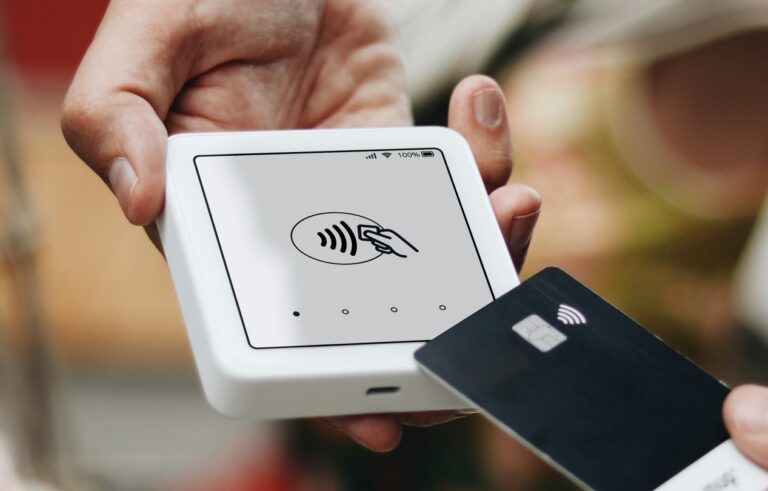 Kartenzahlung mit kleinem mobilen Terminal