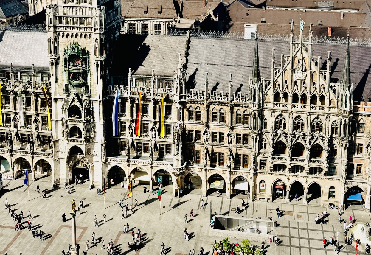 Marienplatz in Muenchen aus der Vogelperspektive
