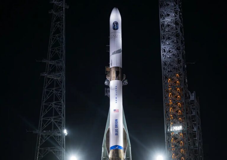 BLUE Origin Rakete in Startrampe