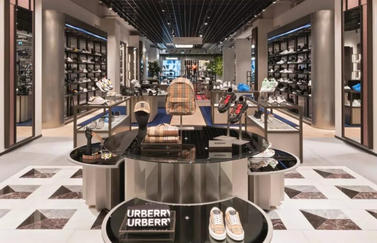 Burberry Produkte in einem Flannels Store