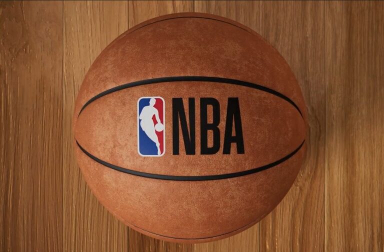 NBA Basketball in einem Clip von Nestle