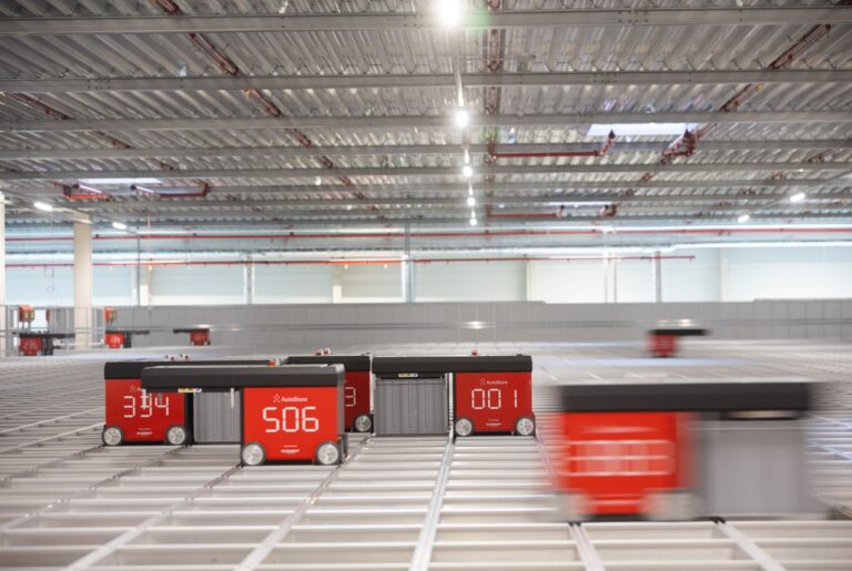 Roboter in einem AutoStore Logistiksystem