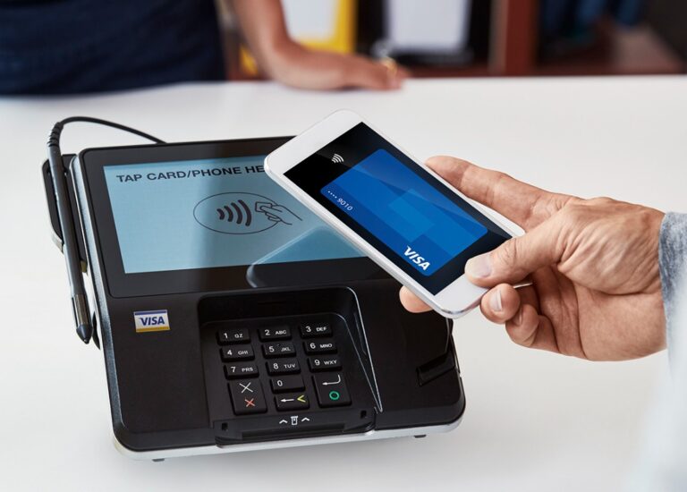 VISA Tab to pay auf einem Smartphone
